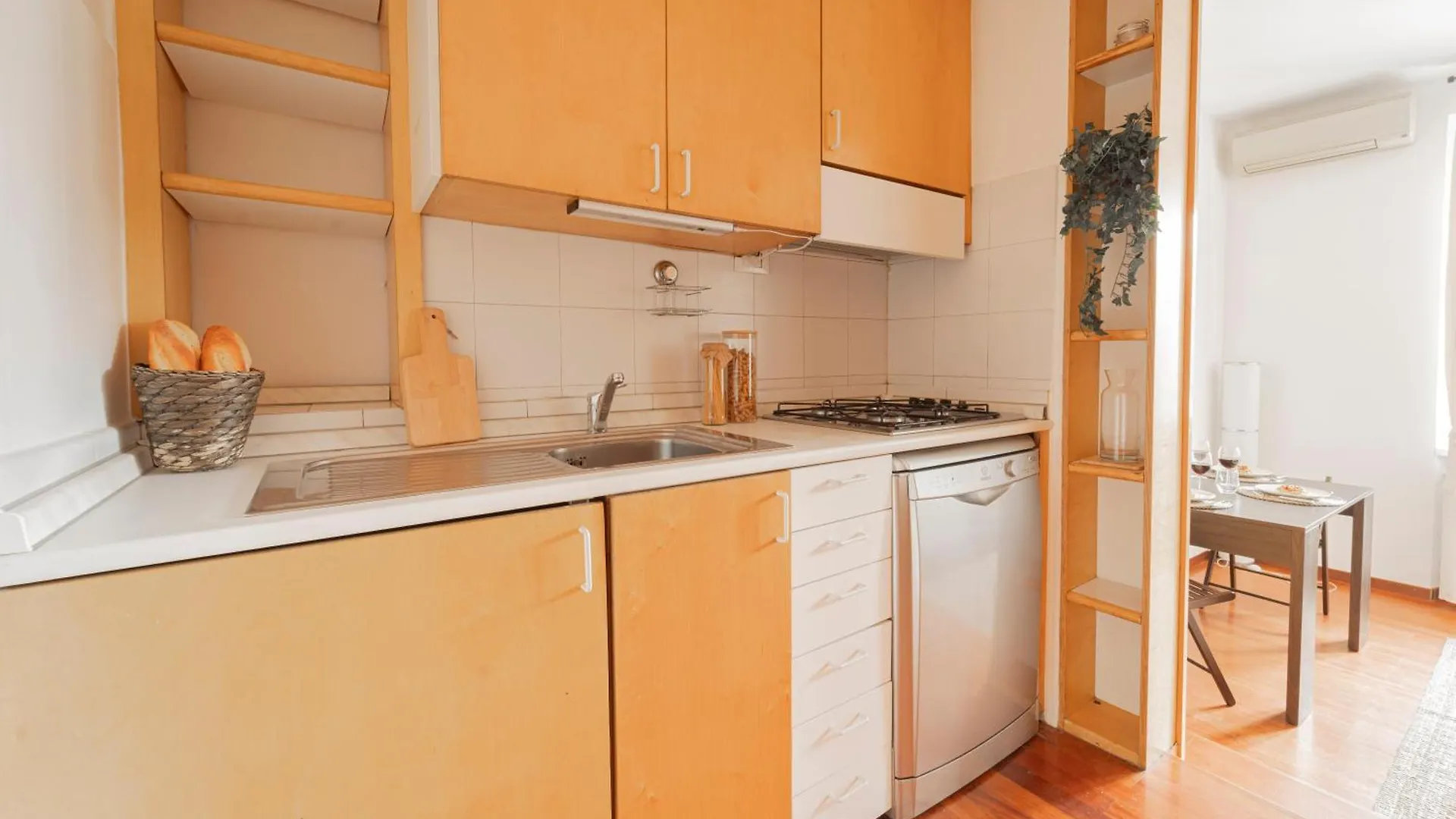 I Host Apartment - Vettabbia 1 Milan